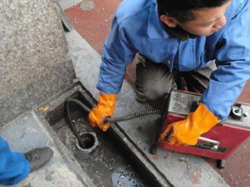 下冶镇疏通下水道